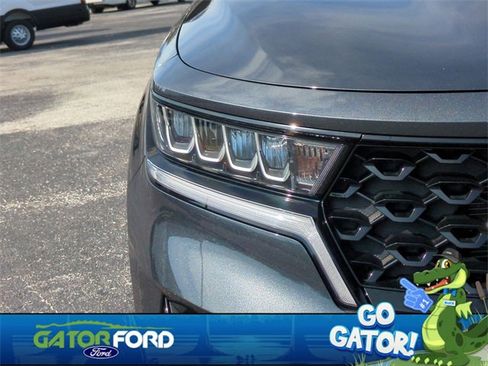 Used 2023 Kia Sorento S image 10