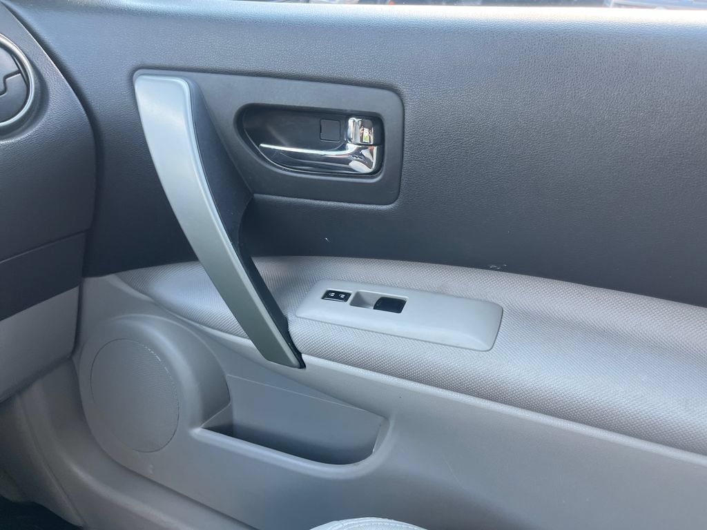 Used 2015 Nissan Rogue S w/ Convenience Package FWD image 44