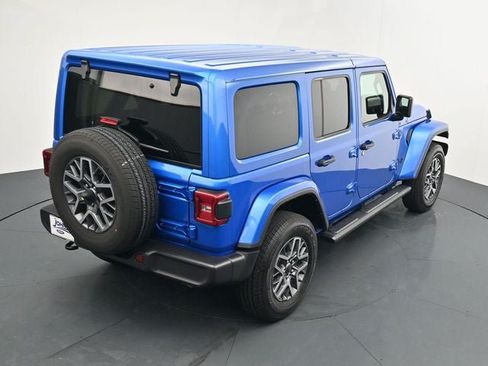 Used 2025 Jeep Wrangler Unlimited Sahara AWD/4WD image 29