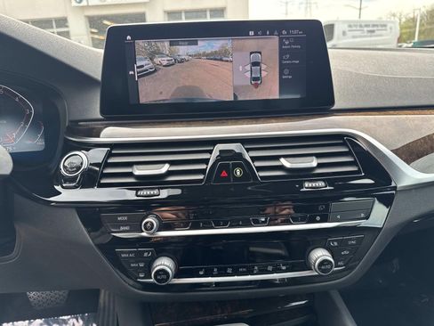 Used 2020 BMW 530i xDrive w/ Convenience Package image 25