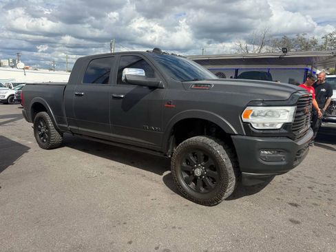 Used 2022 RAM 2500 Laramie AWD/4WD image 2