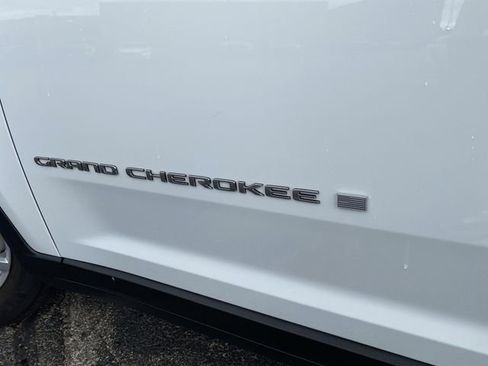 Used 2022 Jeep Grand Cherokee L Limited image 17
