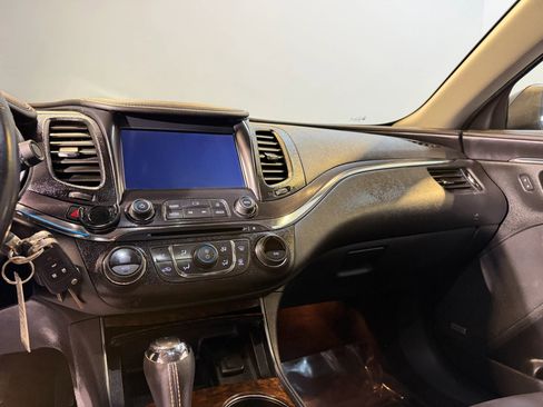 Used 2014 Chevrolet Impala LT FWD image 16