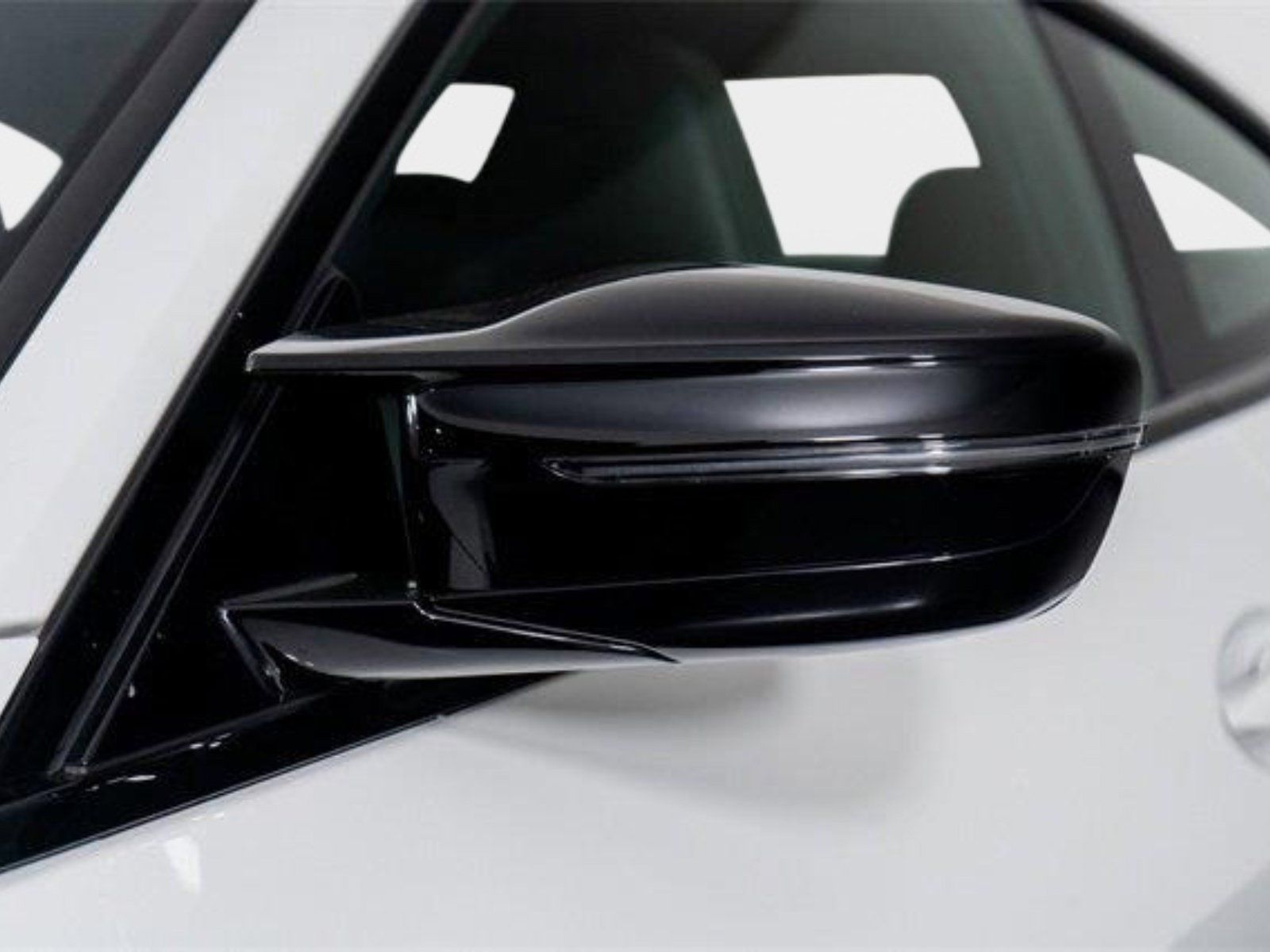 Used 2025 BMW M4 Coupe RWD image 28