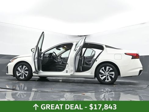 Used 2024 Nissan Altima 2.5 S FWD image 72