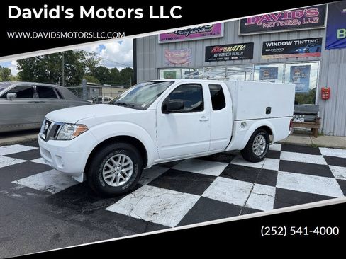 Used 2018 Nissan Frontier SV RWD image 1