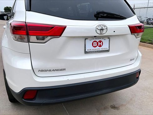Used 2018 Toyota Highlander XLE FWD image 31