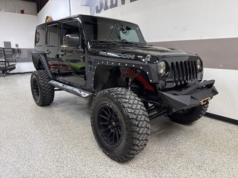 Used 2015 Jeep Wrangler Unlimited Rubicon image 40