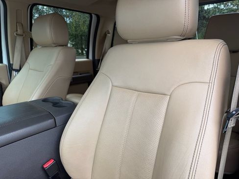 Used 2016 Ford F250 Lariat w/ Lariat Ultimate Package AWD/4WD image 14