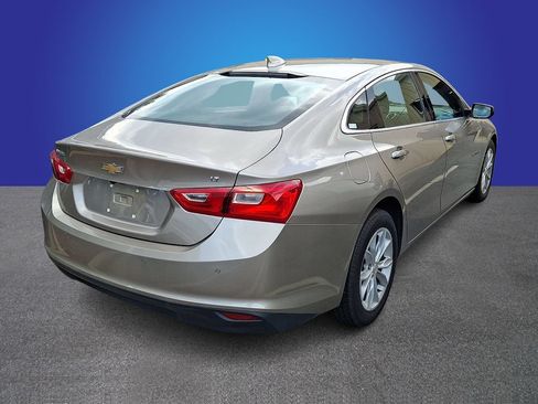 Used 2025 Chevrolet Malibu LT FWD image 3