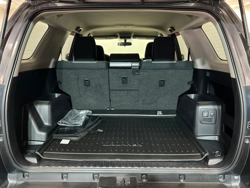 Used 2019 Toyota 4Runner SR5 AWD/4WD image 23