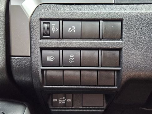 Used 2024 Toyota Tacoma SR5 AWD/4WD image 21