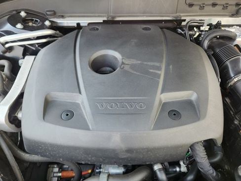 Certified 2024 Volvo XC60 T8 Plus w/ Protection Package Premier AWD/4WD image 21