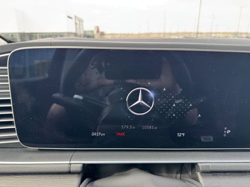 Used 2024 Mercedes-Benz GLS 450 4MATIC image 7