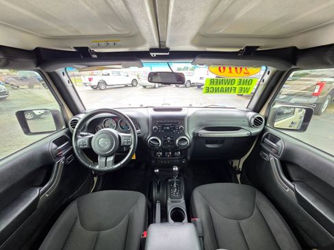 Used 2016 Jeep Wrangler Unlimited Sport w/ Quick Order Package 24S AWD/4WD image 2