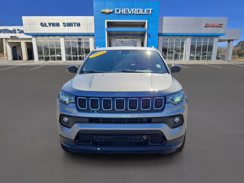 Used 2023 Jeep Compass Latitude w/ Convenience Group image 2