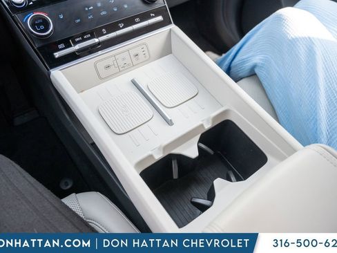 Used 2025 Hyundai Santa Fe SEL FWD image 13