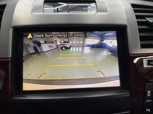 Used 2014 Cadillac Escalade Premium AWD/4WD image 30