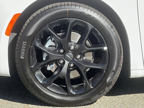 New 2027 Chrysler Pacifica Select FWD image 25