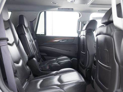 Used 2017 Cadillac Escalade Premium Luxury image 29