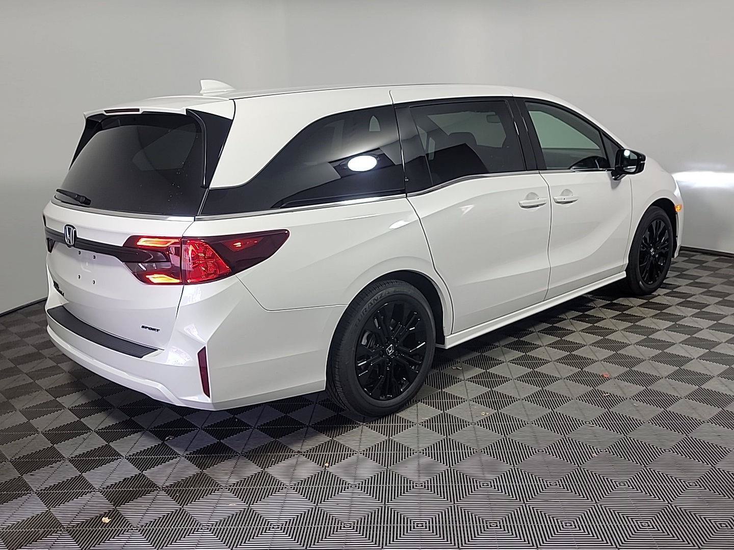 New 2027 Honda Odyssey Sport-L image 3