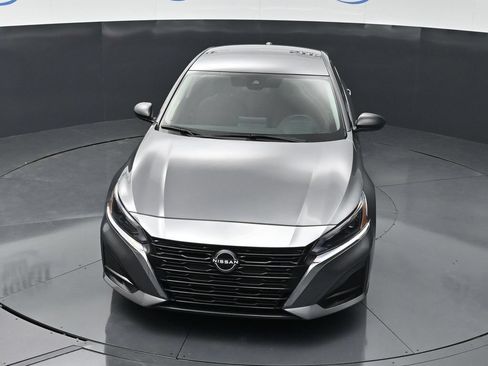 Used 2025 Nissan Altima 2.5 SV FWD image 22