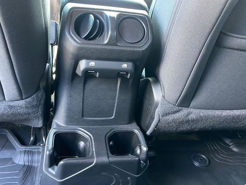 Used 2022 Jeep Wrangler Unlimited Sport AWD/4WD image 33