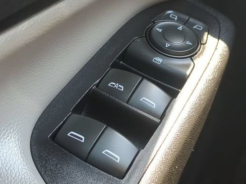 Used 2018 Chevrolet Equinox LT w/ Sun & Infotainment Package AWD/4WD image 23