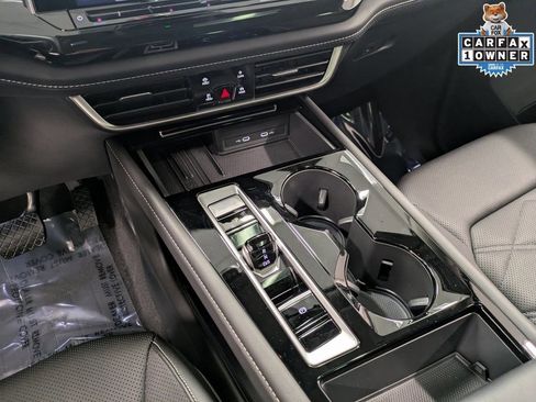 Used 2025 Volkswagen Atlas SE w/ Panoramic Sunroof Package image 15