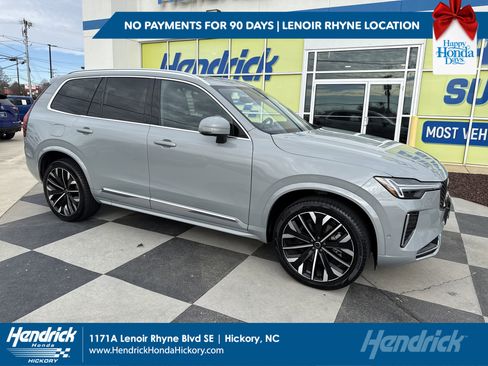 Used 2025 Volvo XC90 B6 Plus image 1