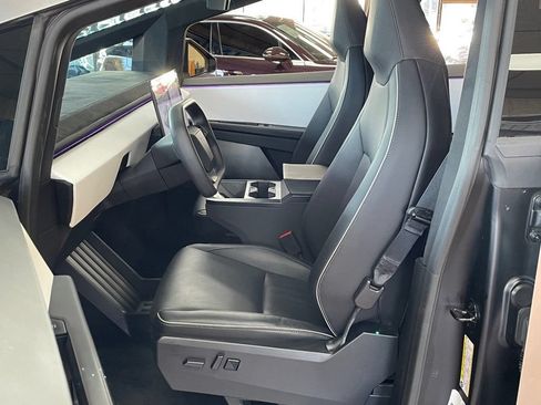 Used 2024 Tesla Cybertruck Cyberbeast AWD/4WD image 13