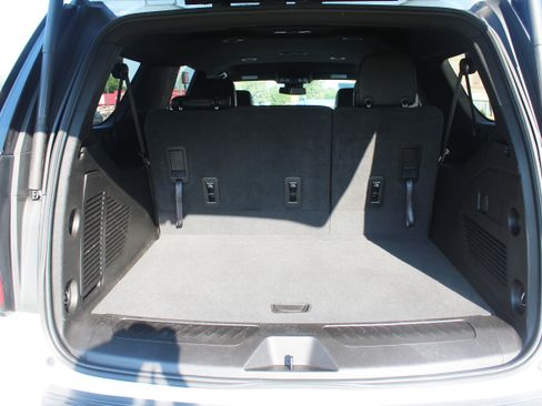 Used 2023 Chevrolet Suburban LT image 6