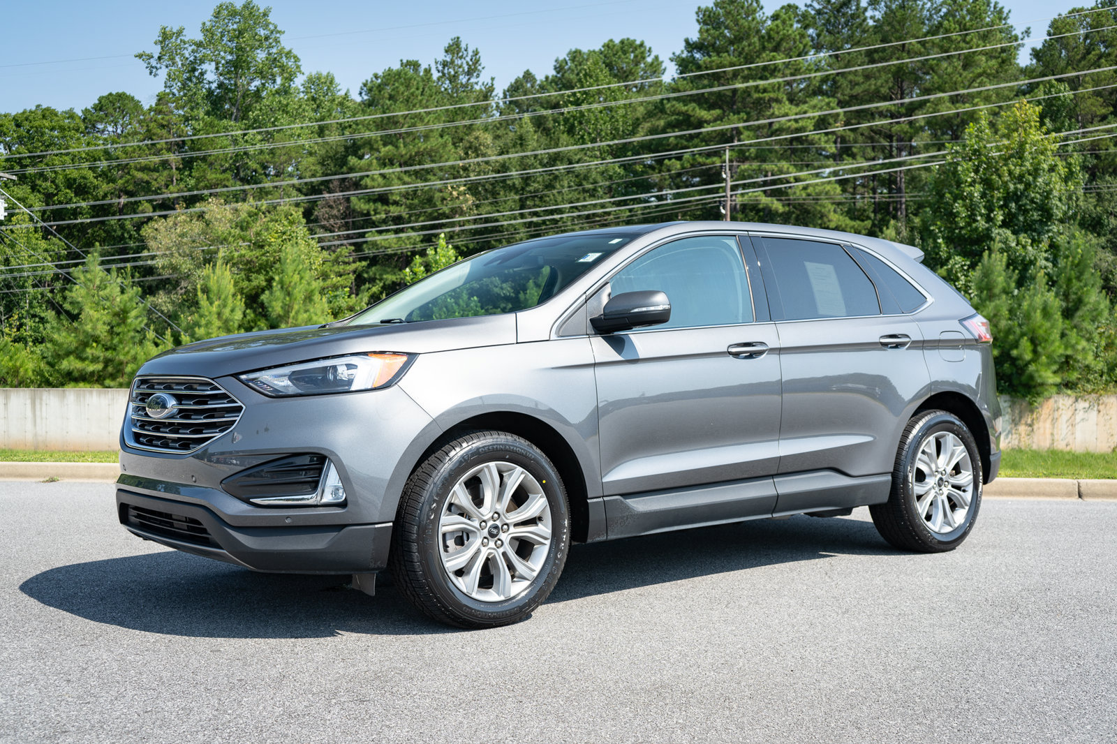 Used 2024 Ford Edge Titanium AWD/4WD image 3
