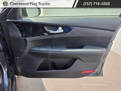 Used 2023 Kia Forte GT-Line w/ GT-Line Technology Package FWD image 41