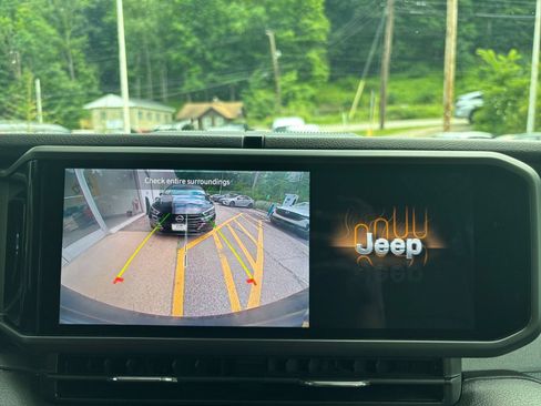 Used 2025 Jeep Wrangler Sport S AWD/4WD image 23