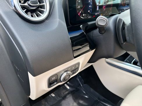 Used 2025 Mercedes-Benz GLA 250 image 41