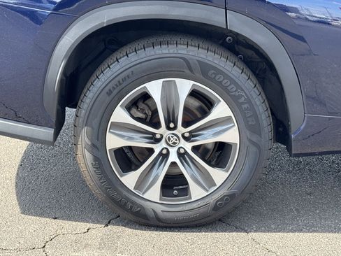 Used 2022 Toyota Highlander XLE image 21