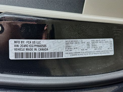 Used 2023 Chrysler Voyager LX image 31