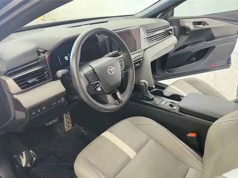 Used 2025 Toyota Camry SE FWD image 23