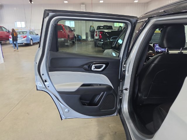 Used 2025 Jeep Compass Limited AWD/4WD image 27