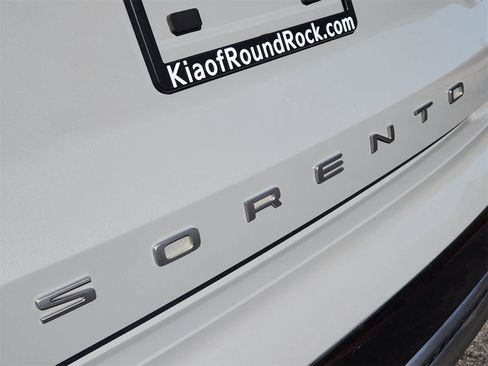 Used 2022 Kia Sorento EX w/ Panoramic Sunroof Package image 11