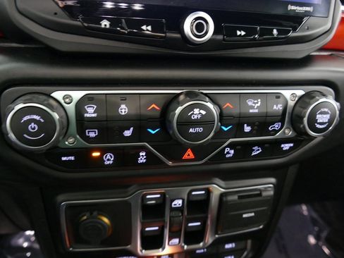 Used 2021 Jeep Wrangler Unlimited Rubicon image 21