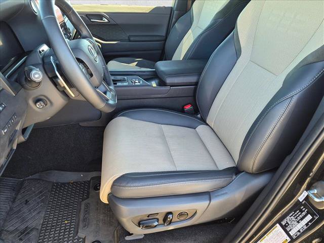 Used 2026 Lexus GX 550 AWD/4WD image 15