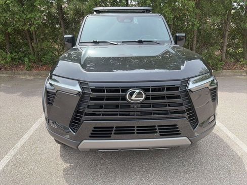 Used 2024 Lexus GX 550 AWD/4WD image 2