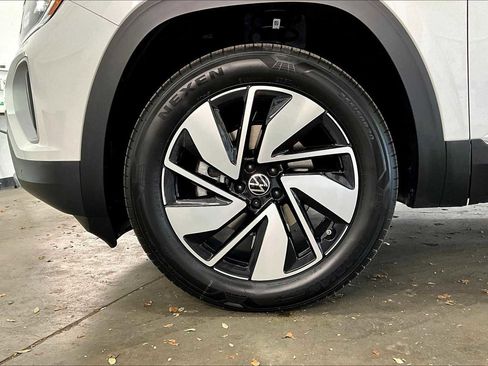 New 2026 Volkswagen Atlas SEL image 14