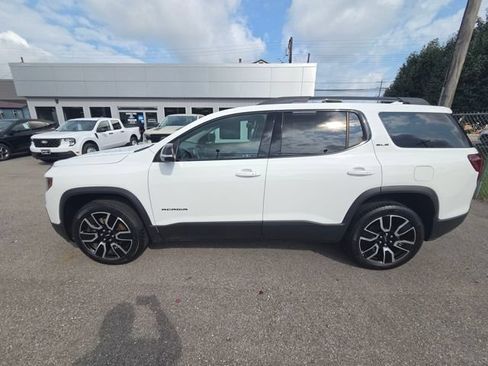 Used 2023 Ford Escape Platinum AWD/4WD image 2