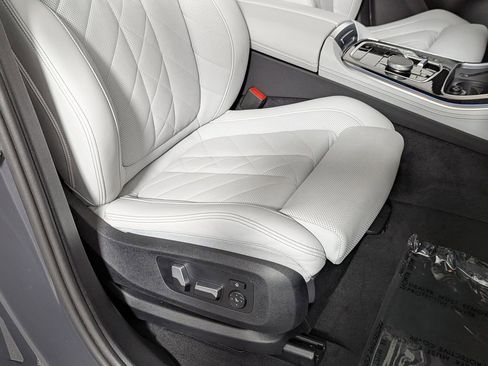 Certified 2024 BMW X5 xDrive40i w/ M Sport Package image 29