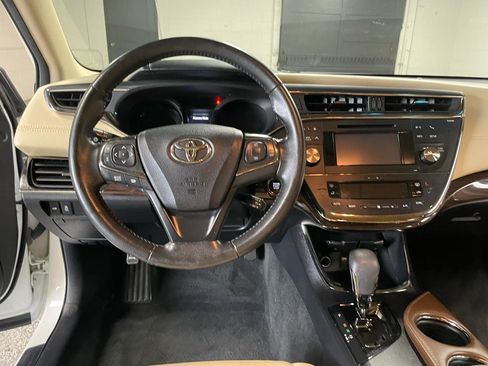 Used 2013 Toyota Avalon XLE FWD image 14