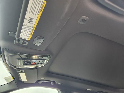 New 2025 Jeep Grand Cherokee L Limited image 18