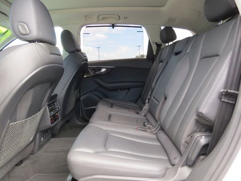 Used 2023 Audi Q7 3.0T Prestige image 17